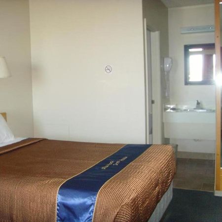 Hotel Skyview Swift Current Extérieur photo
