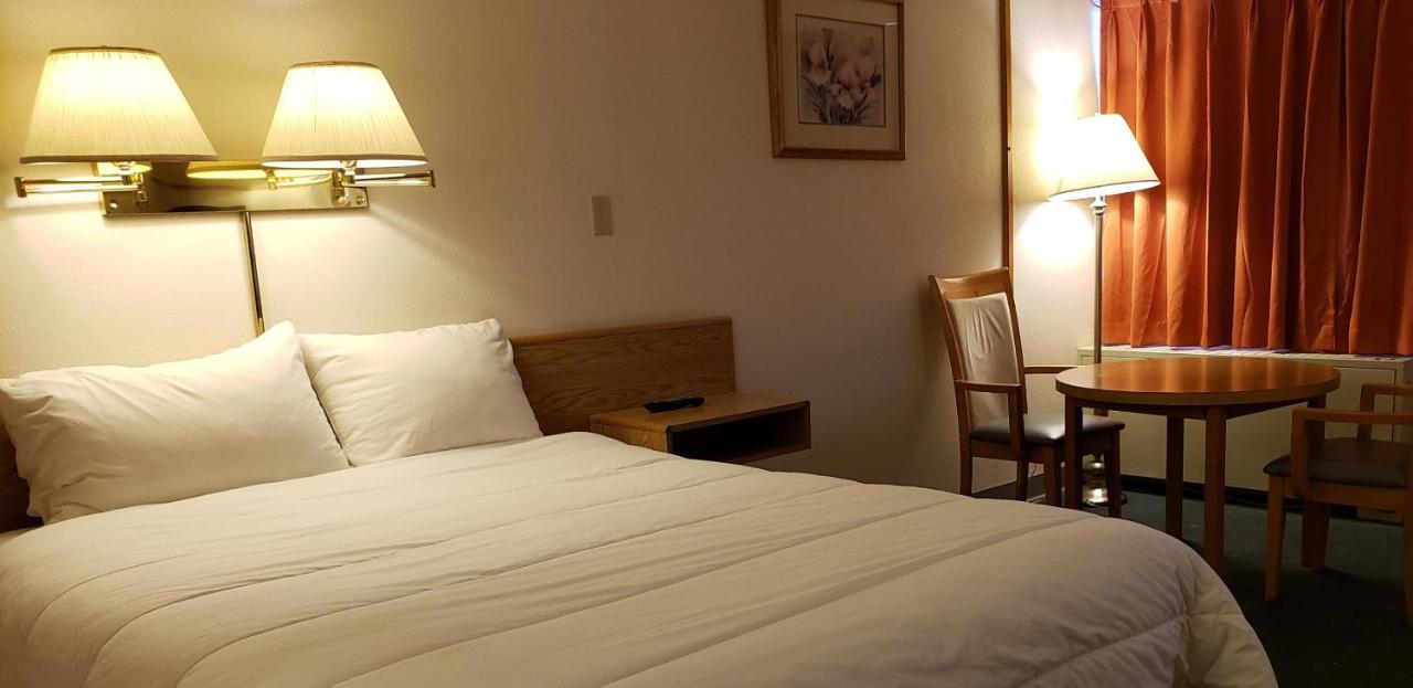 Hotel Skyview Swift Current Extérieur photo